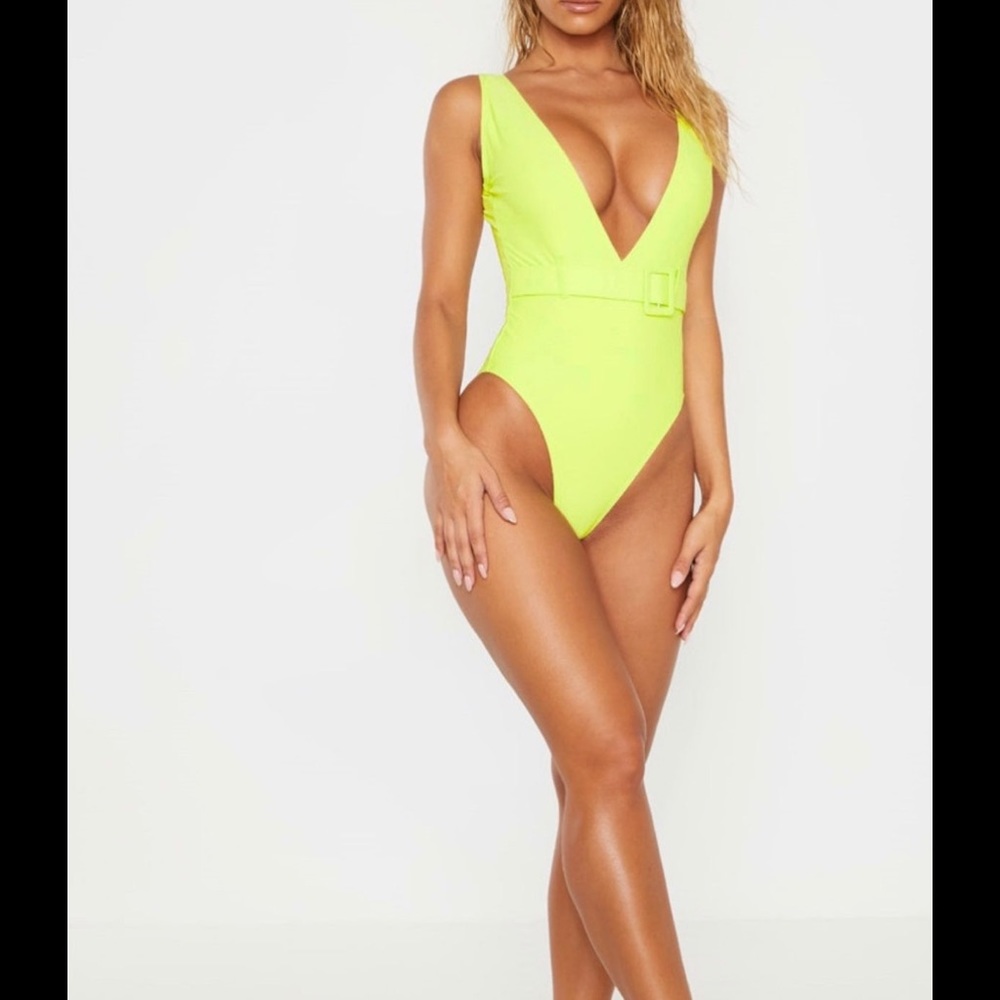 PrettyLittleThing plunge belted swimsuit size 10 color-light lime New With Tag